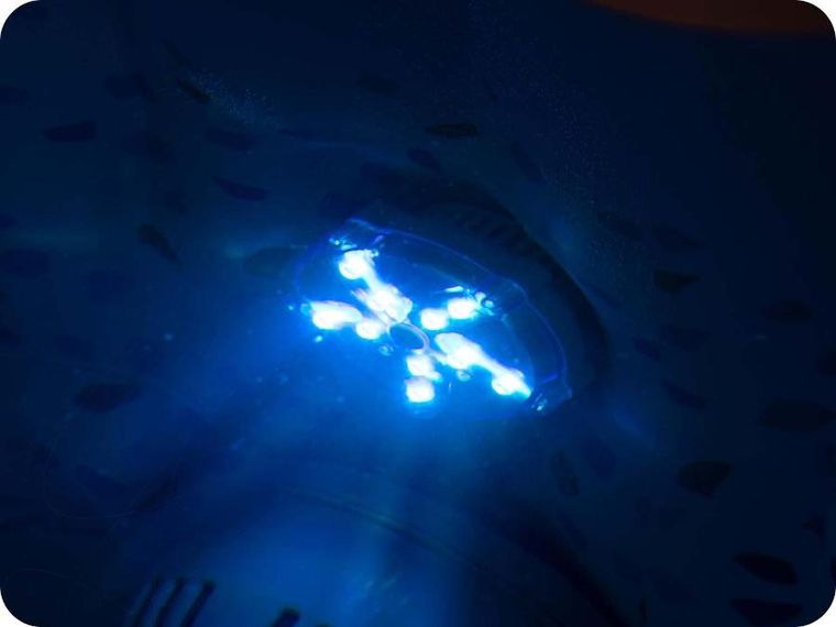 Bestway, lampka LED do jacuzzi, 7 kolorów