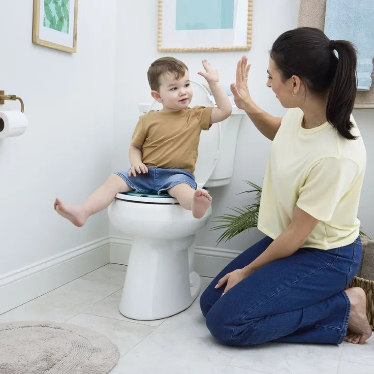 Bright Starts, Lilo i Stitch, Flip & Sit, nakładka na toaletę, 18m+