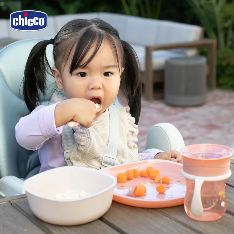 Chicco, kubek treningowy 360° do nauki samodzielnego picia, brzoskwiniowy, 12m+, 200 ml