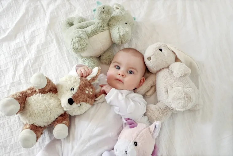 Cloud B, Love Light, Buddies Drake the Dragon, szumiąca maskotka z czujnikiem ruchu i muzyką