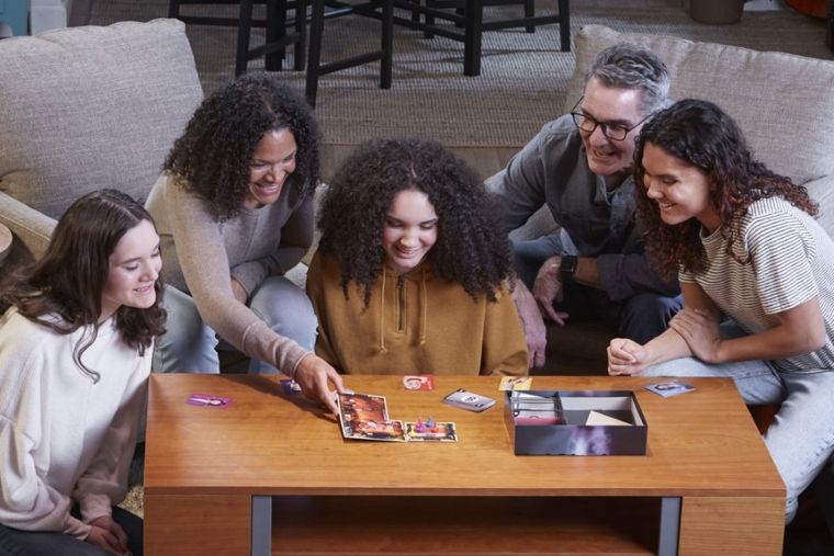 Cluedo, Zdrada w posiadłości Tudorów, gra detektywistyczna