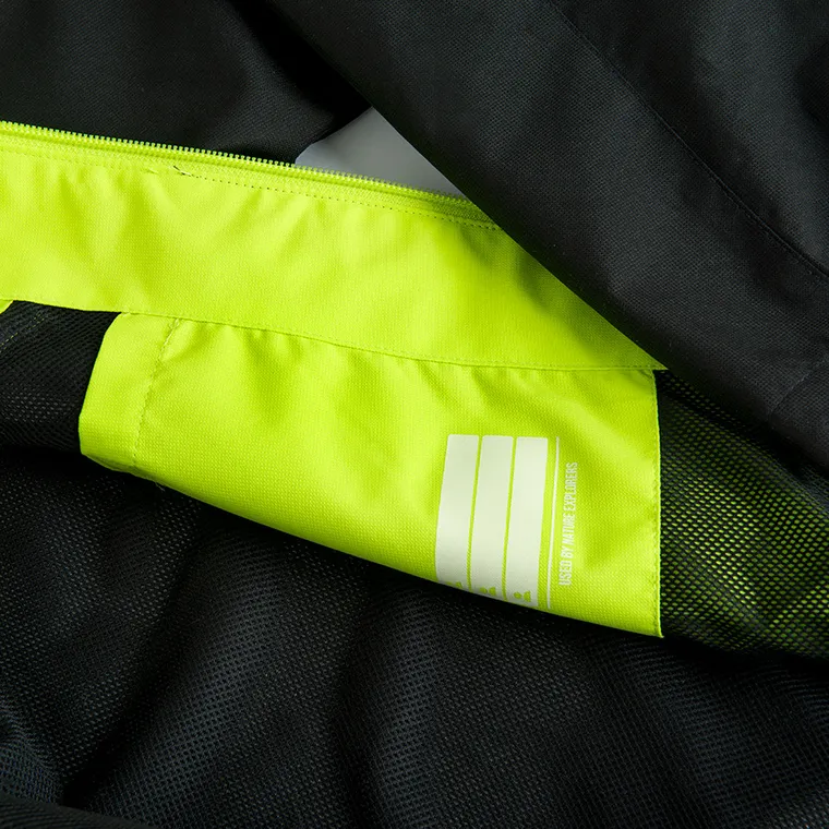 Cool Club, Przeciwdeszczowa kurtka chłopięca z kapturem, zielono-czarna