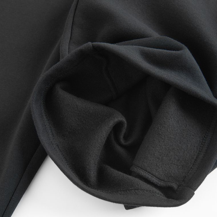 Czarne spodnie dresowe z szerokimi nogawkami NOWEAR