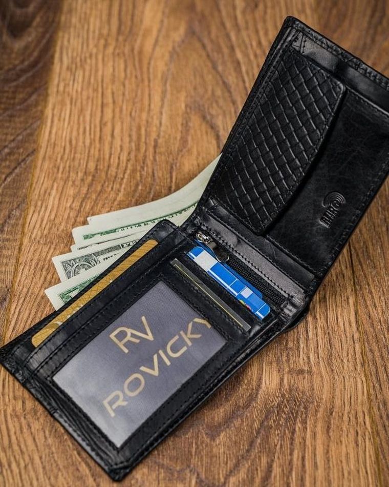 Czarny portfel męski skórzany, Forever Young