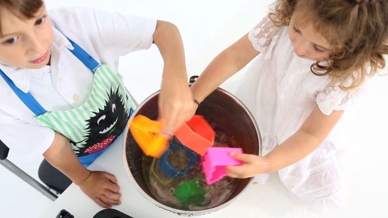 Dena, ludzik i domek, klocki silikonowe, red