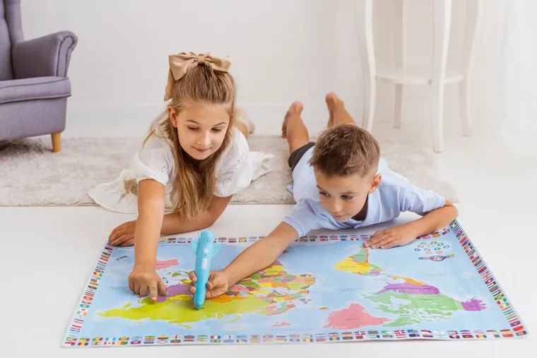 Dumel Discovery, Interaktywna mapa świata, zabawka edukacyjna