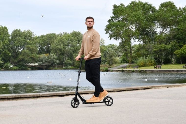 EVO, Flexi Max 200, hulajnoga miejska, czarna ze stopką i paskiem