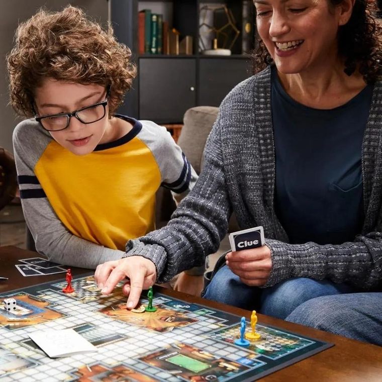 Hasbro, Cluedo, gra logiczna