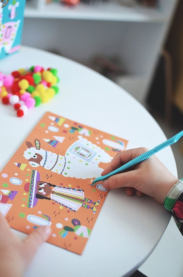 Janod, lamy, pompony