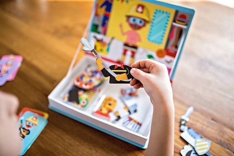 Janod, Magneti’book, Kostiumy, Chłopiec, magnetyczna układanka