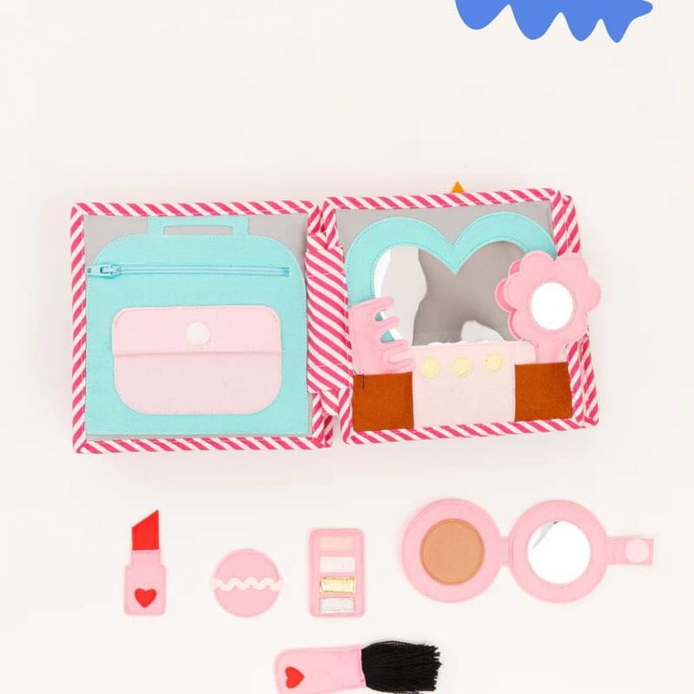 Jolly Designs. Mała Księżniczka. Książeczka sensoryczno-manipulacyjna