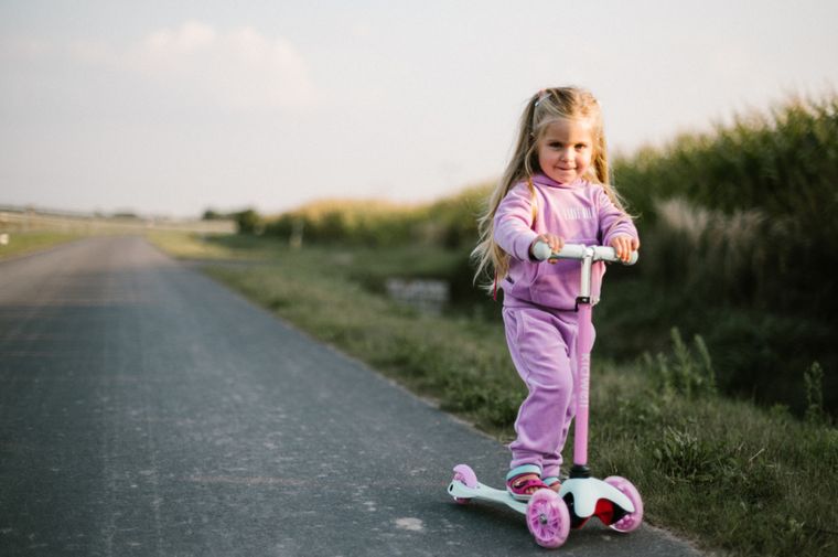 Kidwell, Uno, hulajnoga 3-kołowa LED, balansowa, mint