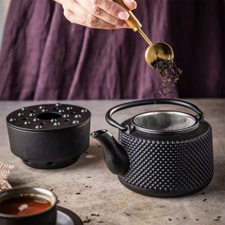 Kinghoff, zaparzacz żeliwny dzbanek z filtrem i podgrzewaczem, 0.8l