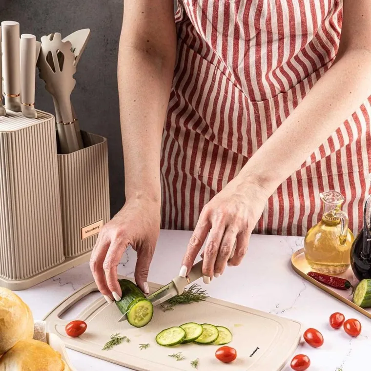 Klausberg, zestaw noży i przyborów kuchennych z deską w stojaku