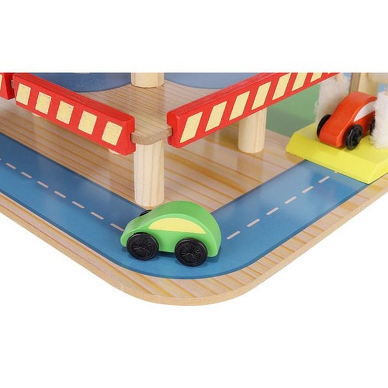 Kruzzel, drewniany parking