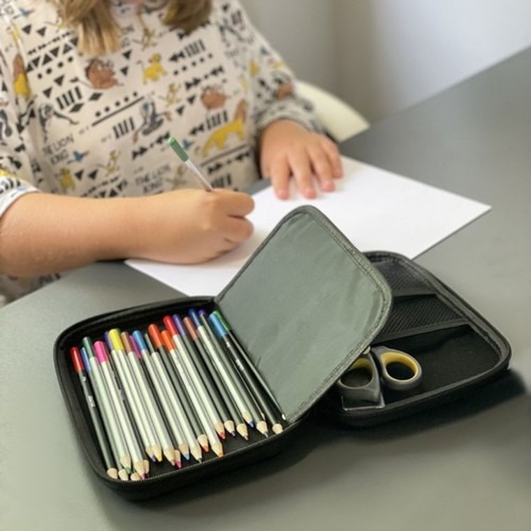 Kruzzel, piórnik rozkładany, pad