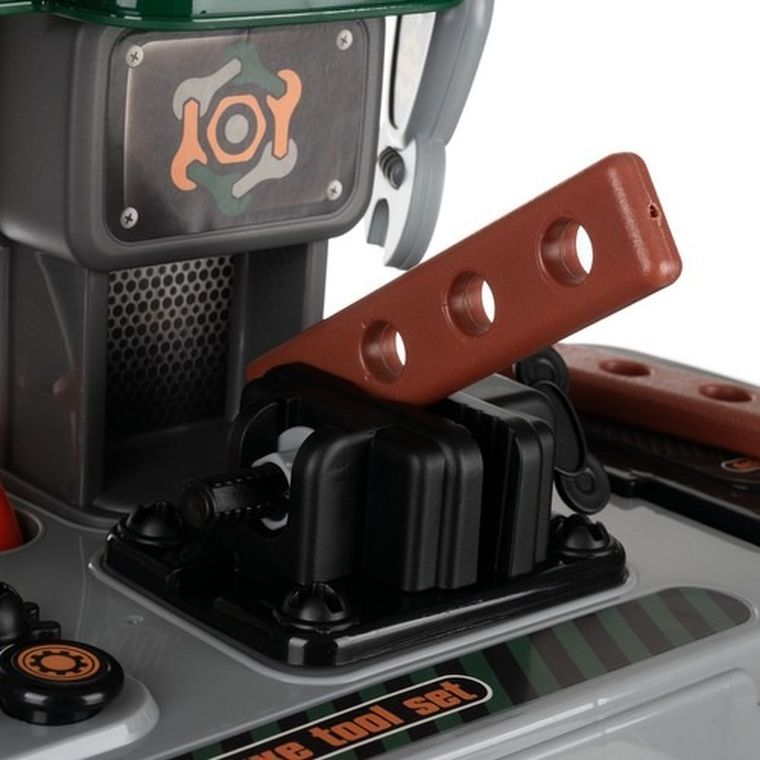 Kruzzel, warsztat z narzędziami i walizką