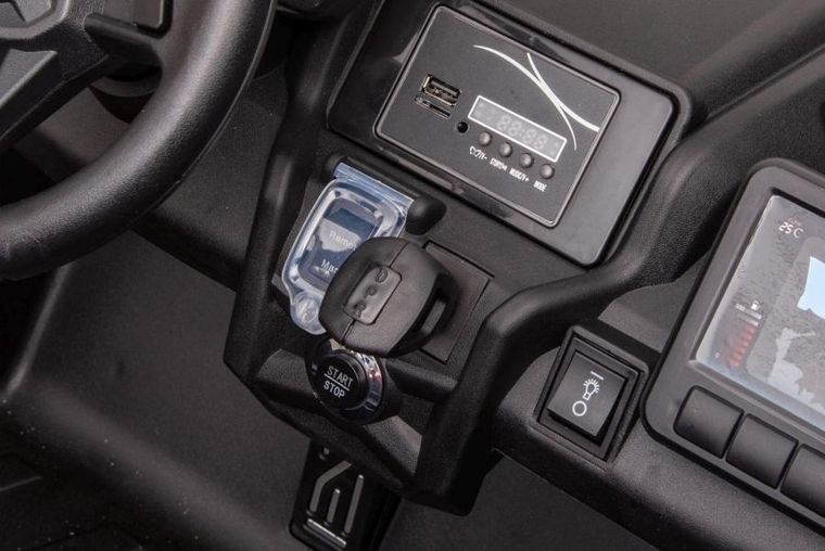 Lean Cars, Can-Am Buggy, pojazd na akumulator, czerwony