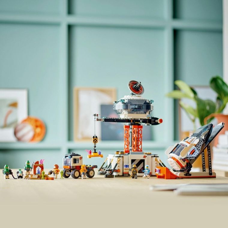 LEGO City, Stacja kosmiczna i stanowisko startowe rakiety, 60434