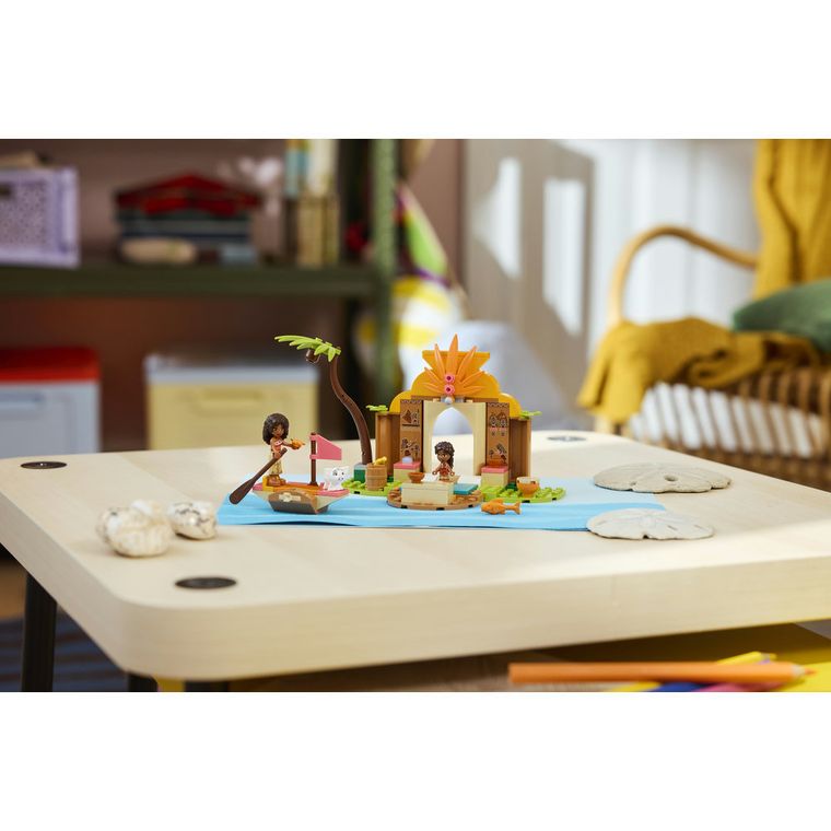 LEGO Disney, Wiejska chatka i łódź, 43282