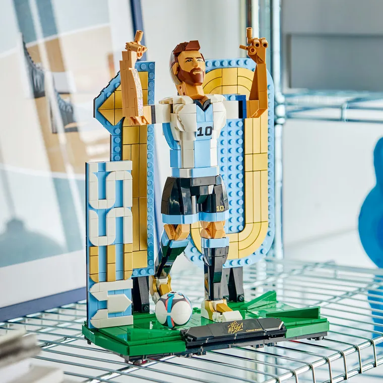 LEGO Editions, Lionel Messi - piłkarska legenda, 43015