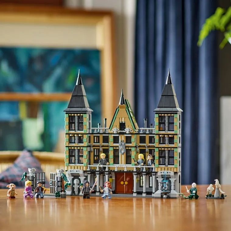 LEGO Harry Potter, Dwór Malfoyów, 76453