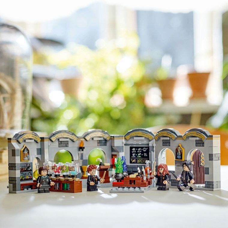 LEGO Harry Potter, Zamek Hogwart: Zajęcia z eliksirów, 76431