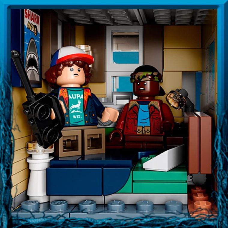 LEGO Ideas, Druga Strona, 75810