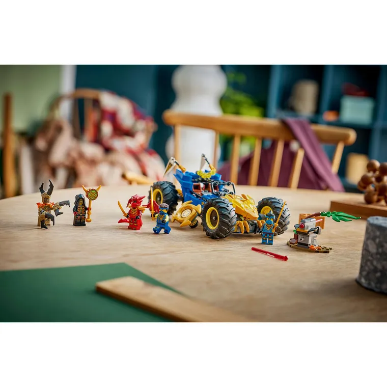 LEGO NINJAGO, Wielofunkcyjny samochód Jaya, 71856