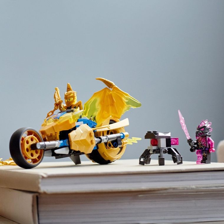 LEGO NINJAGO, Złoty smoczy motocykl Jaya, 71768