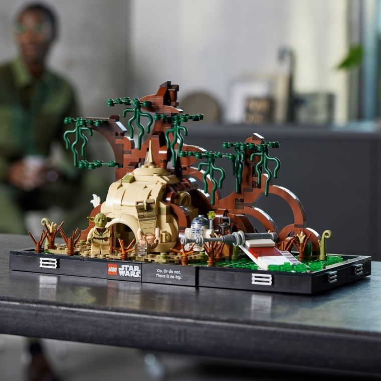 LEGO Star Wars, Diorama: Szkolenie Jedi na Dagobah, 75330