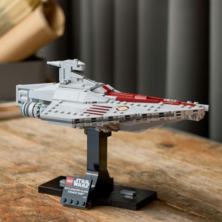 LEGO Star Wars, Krążownik szturmowy typu Acclamator, 75404