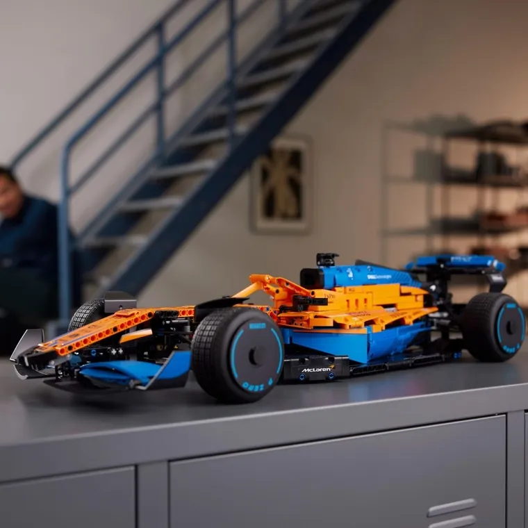 LEGO Technic, Samochód wyścigowy McLaren Formula 1, 42141