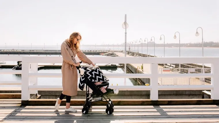 Lionelo, Elia Oslo, wózek spacerowy, czarno-biały