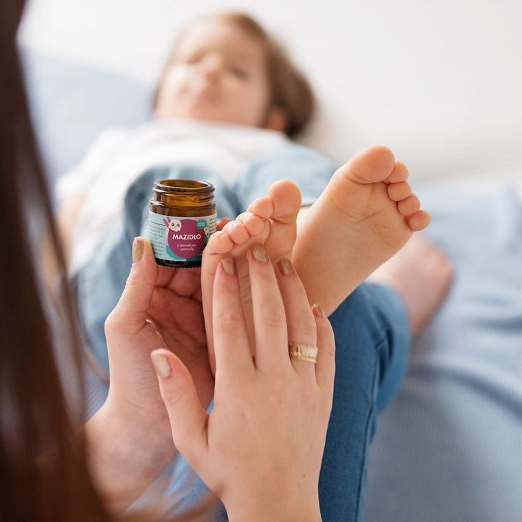 LullaLove, ziołowe mazidło wspierające z tymiankiem, paczulą i eukaliptusem, 30 ml