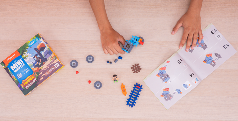 Marioinex, Mini Waffle, Farmer, Wózek widłowy, klocki konstrukcyjne, 50 elementów