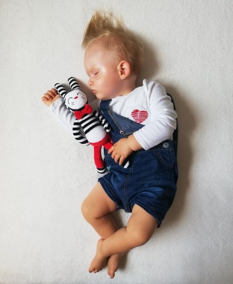 Mom's Care, hycuś, kontrastowa maskotka grzechotka, zabawka sensoryczna