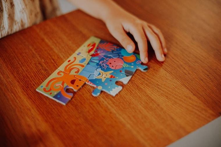 Mudpuppy, Rekin, puzzle-kartka z życzeniami, 12 elementów