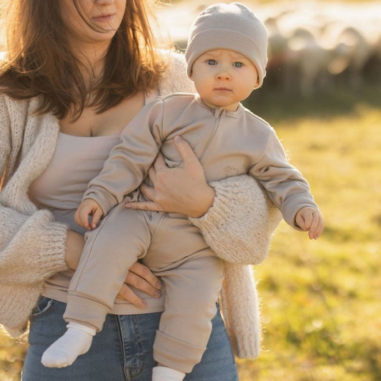 Pajac dziecięcy, wełna merino, beżowy, Eevi