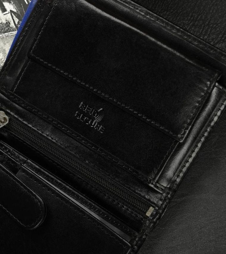 Pojemny, pionowy portfel męski z połyskującej skóry naturalnej, Ronaldo