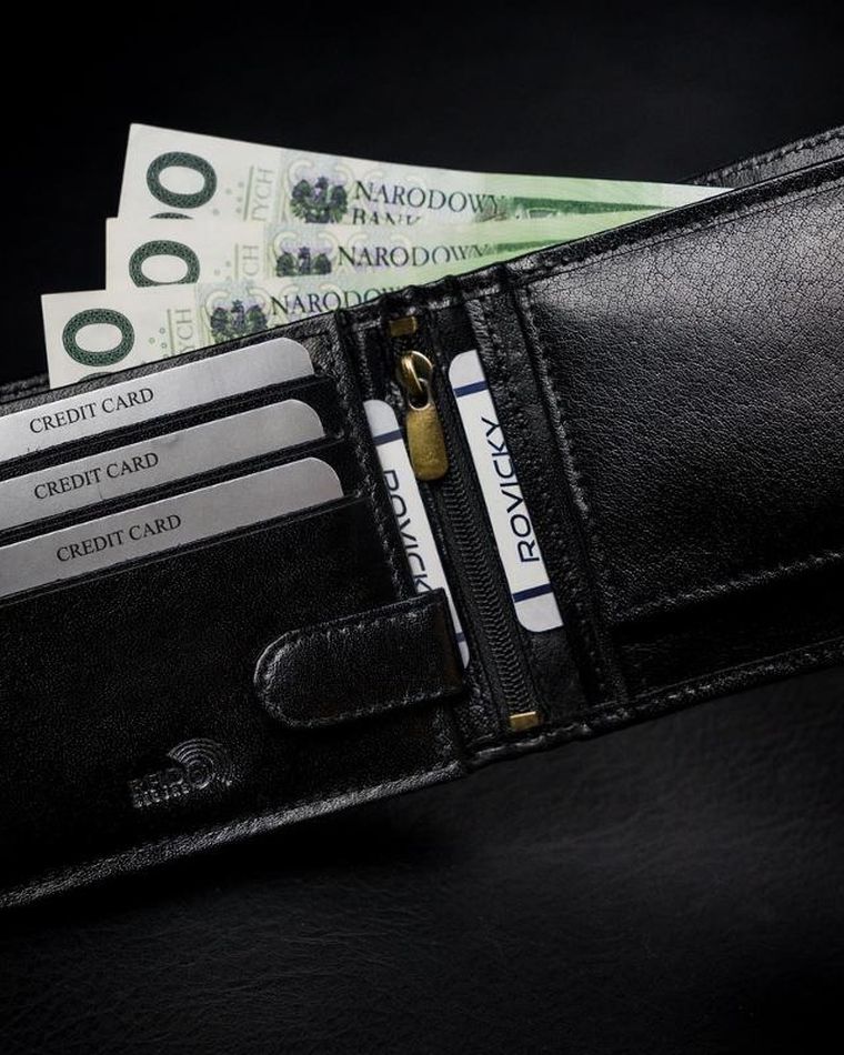 Portfel, czarno-czerwony, Skórzany, RFID, Rovicky