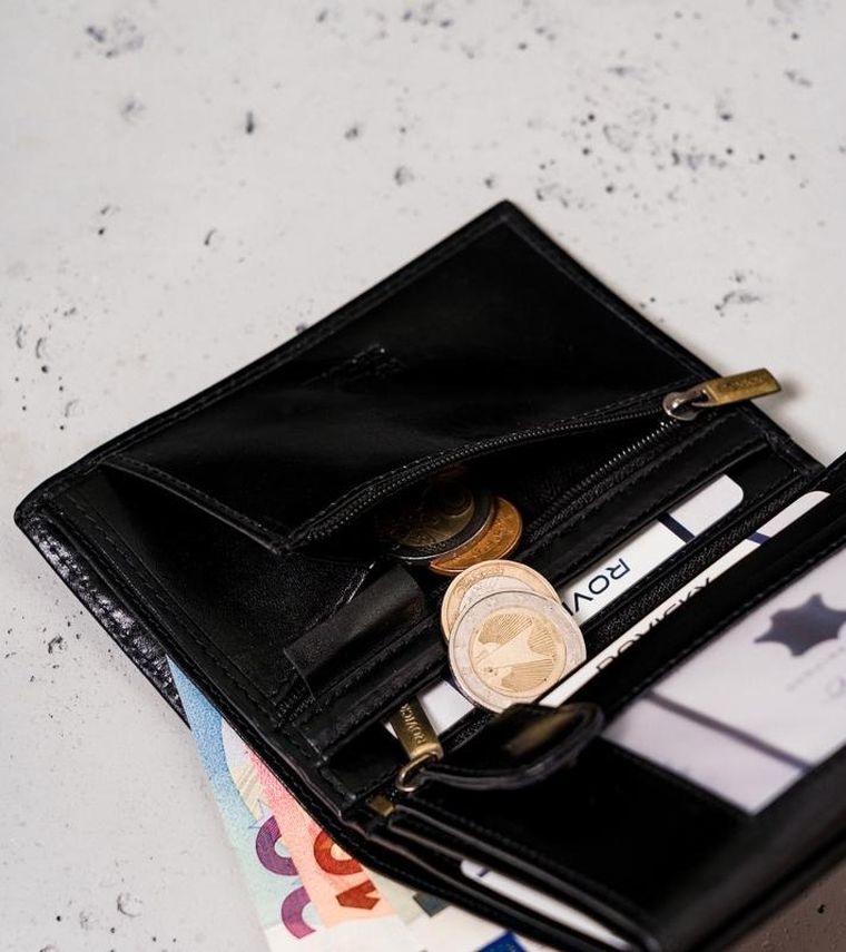 Portfel, czarno-czerwony, skórzany, RFID, Rovicky