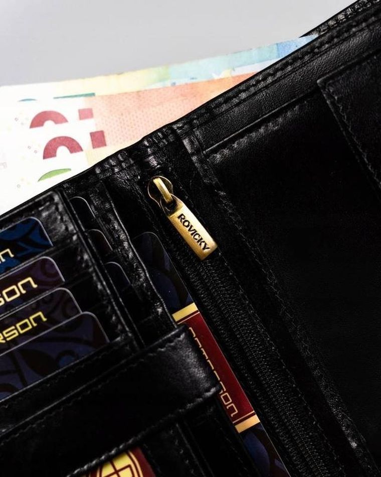 Portfel, czarny, skórzany, Peterson