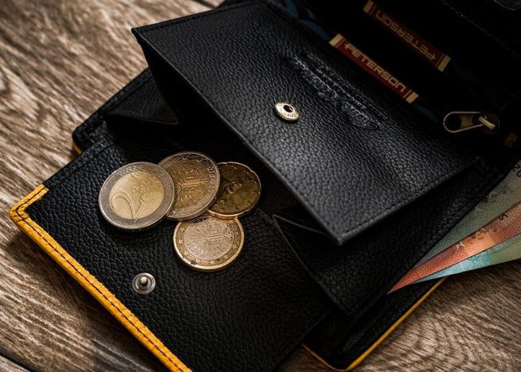 Portfel, czarny, skórzany, Peterson