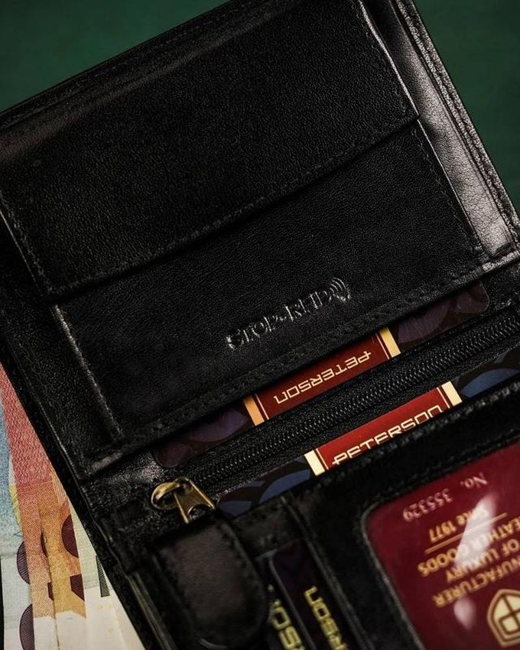 Portfel, czarny, skórzany, Peterson