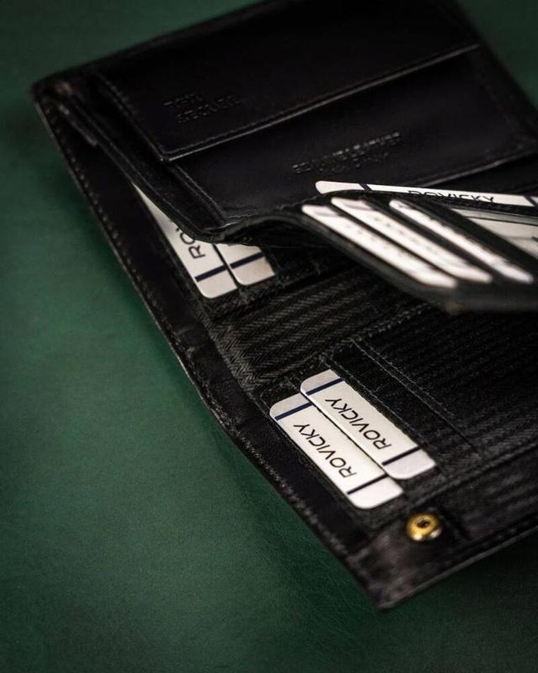 Portfel, czarny, skórzany, RFID, Rovicky