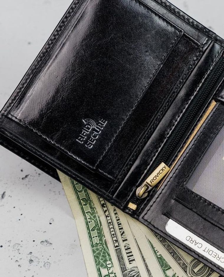 Portfel, czarny, skórzany, RFID, Rovicky