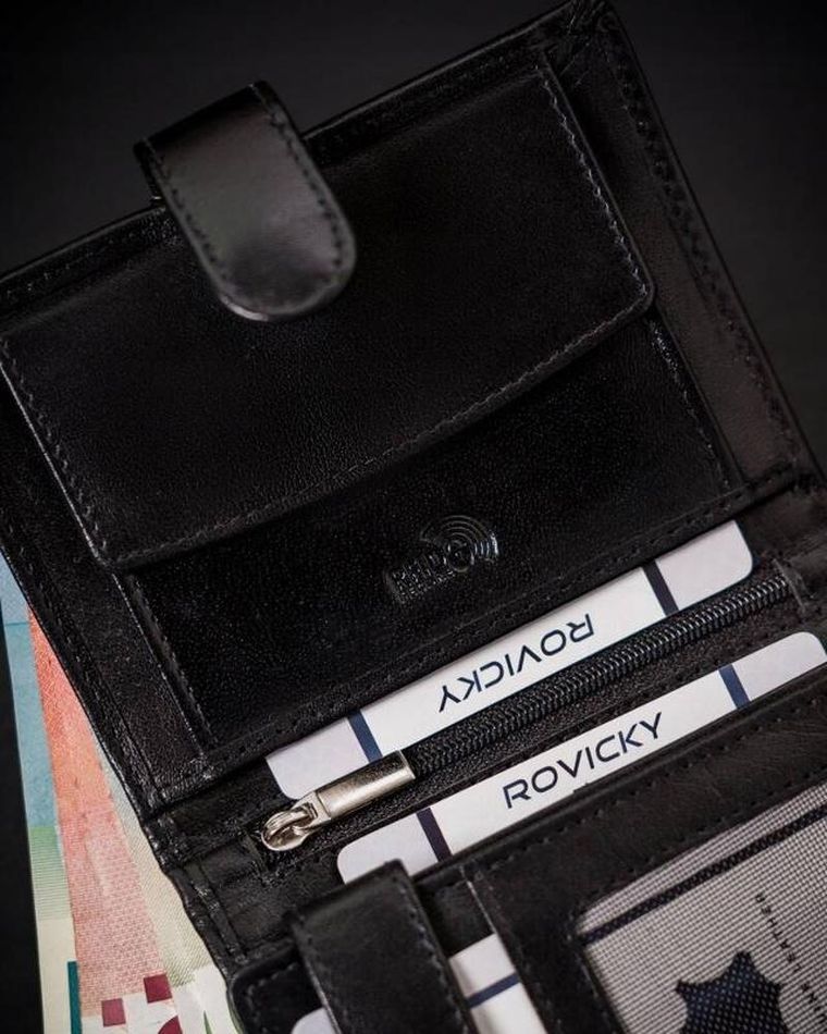 Portfel, czarny, skórzany, RFID, Rovicky