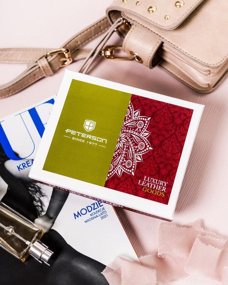 Portfel, czerwony, skórzany, Peterson