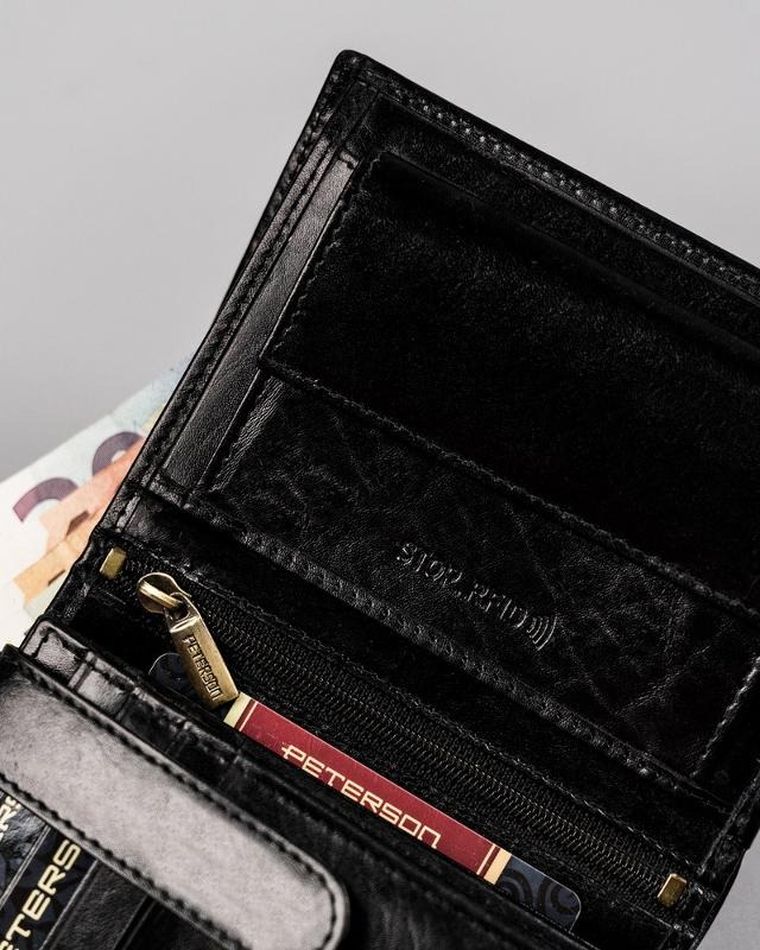 Portfel na karty, czarny, skórzany, RFID, Peterson